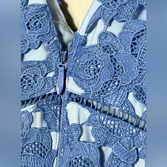 EUC Vineyard Vines 144th Kentucky Derby Lace Dress In Periwinkle, Size 00 - Picture 13 of 16